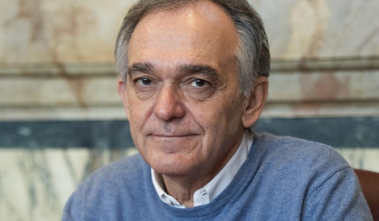 Enrico Rossi: "Obbligo di mascherina da mantenere"
