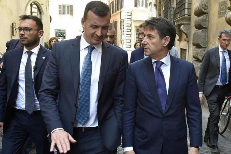 Fedez contro Casalino Conte