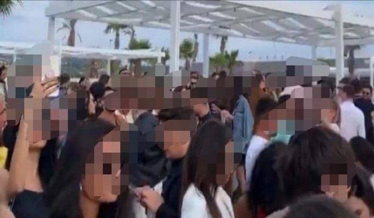 Pozzuoli, festa in spiaggia mascherata da aperitivo