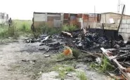 Migrante muore carbonizzato nell'incendio del ghetto di Borgo Mezzanone, Foggia