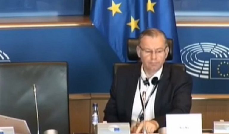 interprete europarlamento insulta Ciocca