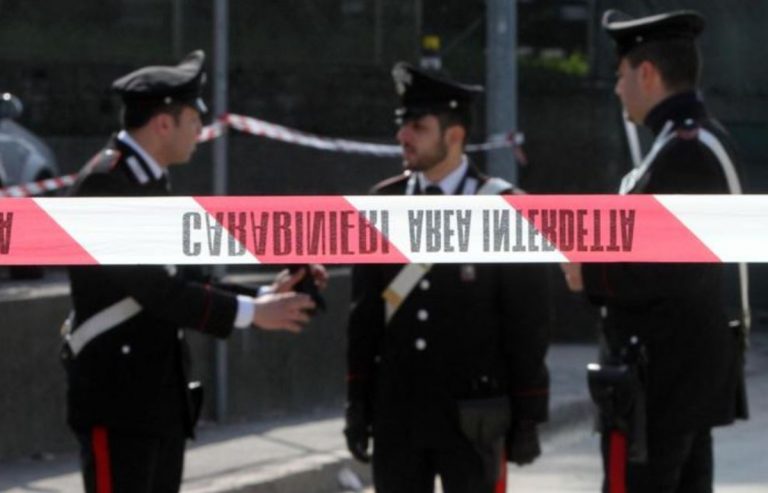 lecco padre uccide figli