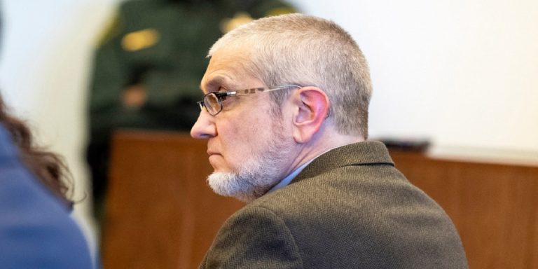 Uccide la moglie in crociera, per l'eredità