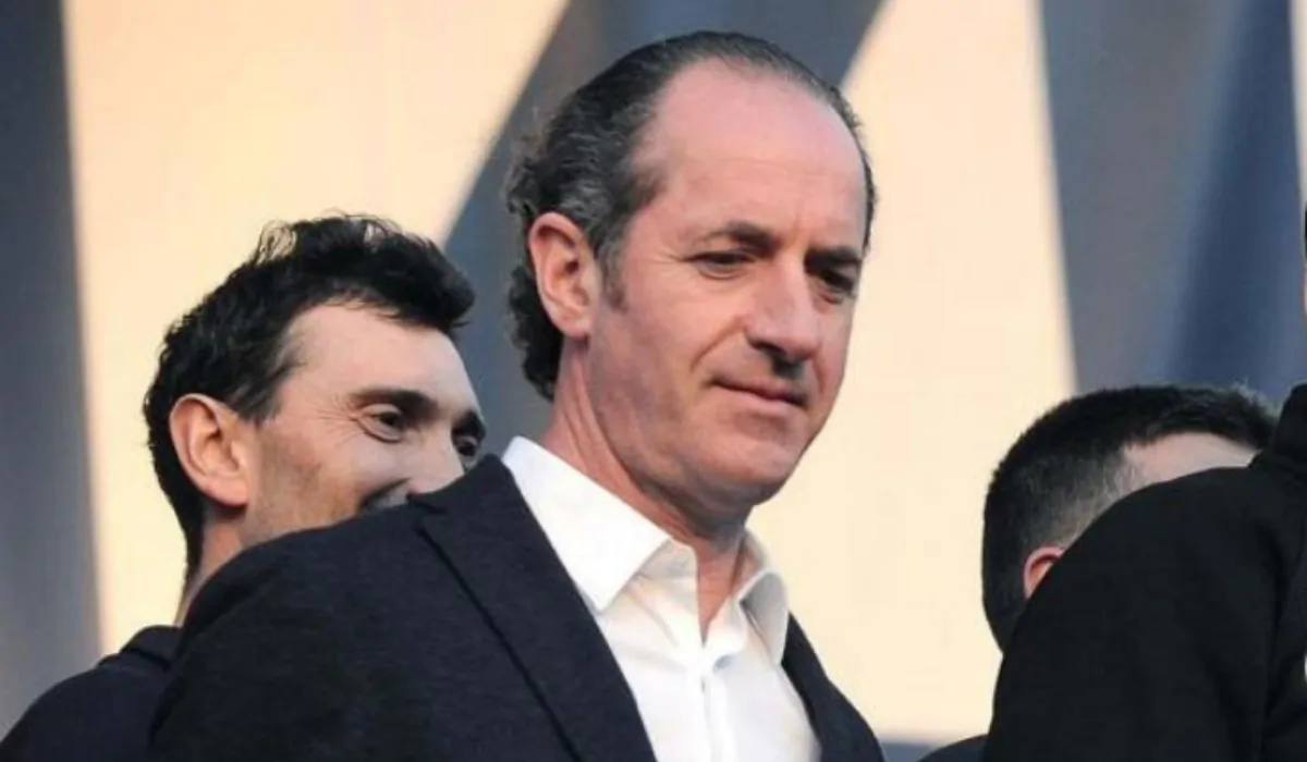 Il governatore veneto, Luca Zaia, firma una nuova ordinanza