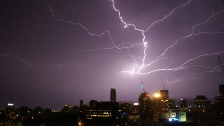 Maltempo a Bergamo: primi allagamenti, esonda il Cherio
