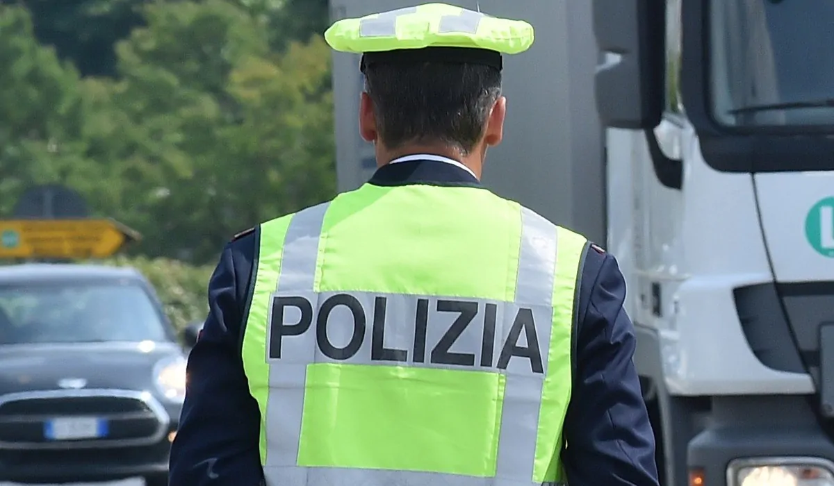 Maxi multa per un motociclista sulla tangenziale a Udine per eccesso di velocità