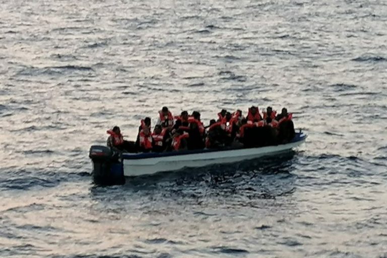 migranti roccella positivi coronavirus