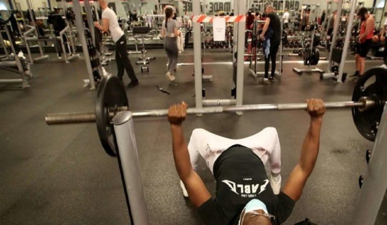 ragazza positiva casoria palestra