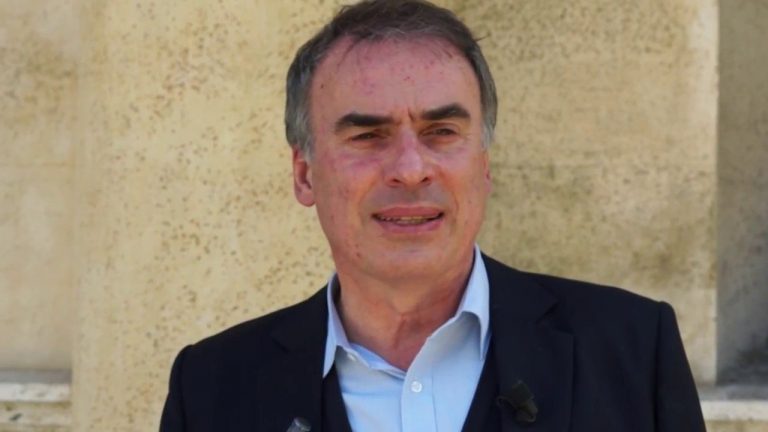 Guerra (Oms): "Bisogna fare due tamponi ai guariti"