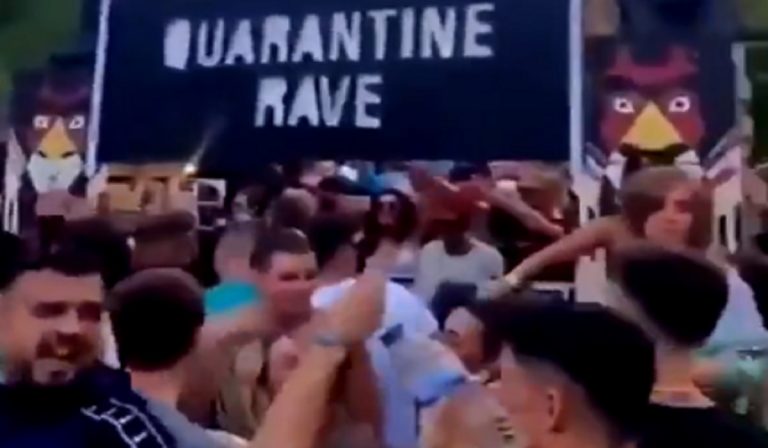 Regno Unito, rave illegali con risse e uno stupro