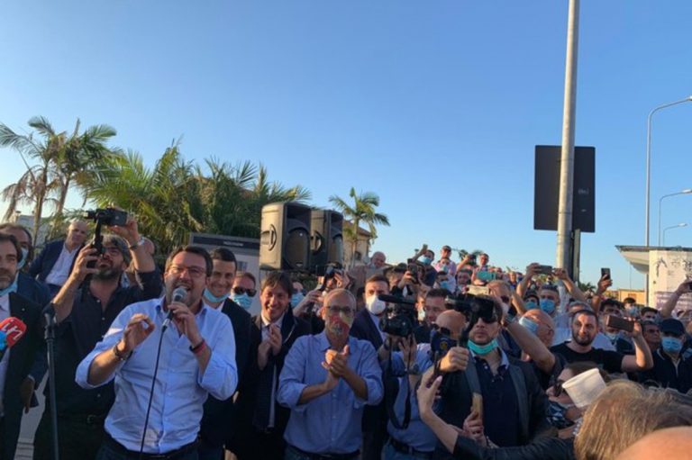 salvini-contestato-sicilia