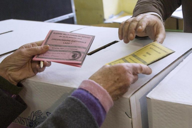 Sondaggi politici, gli ultimi dati: Lega in calo, rimonta il PD