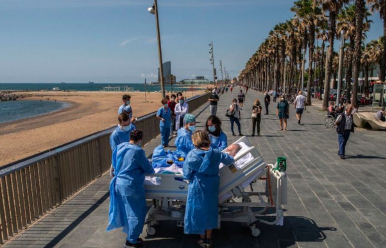 spagna paziente guarito coronavirus al mare