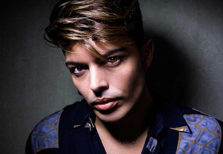 Il cantante Stash ha pubblicato su Instagram un video di quando era bambino