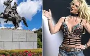 Statue della cantante Britney spears sostituiscono quelle degli eroi americani