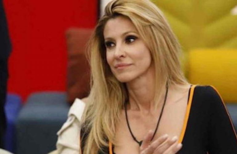 AdrianaVolpesingle