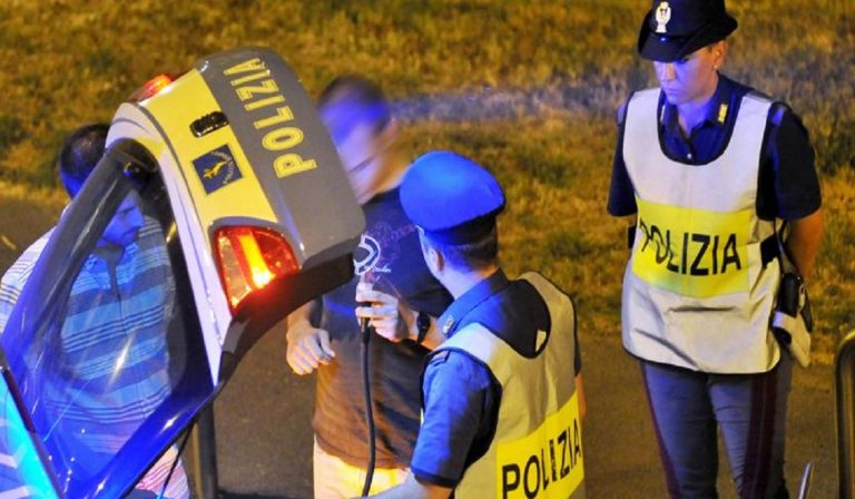 Roma, alla guida del suv 44enne ubriaco