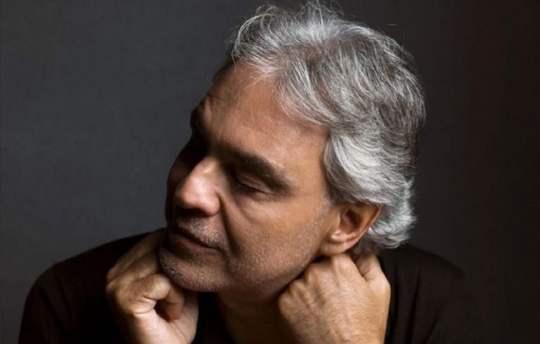 andrea bocelli covid cieco