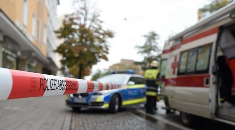 auto sulla folla berlino