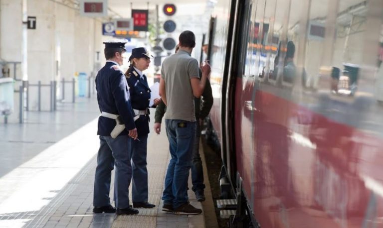 autoerotismo sul treno torino-asti