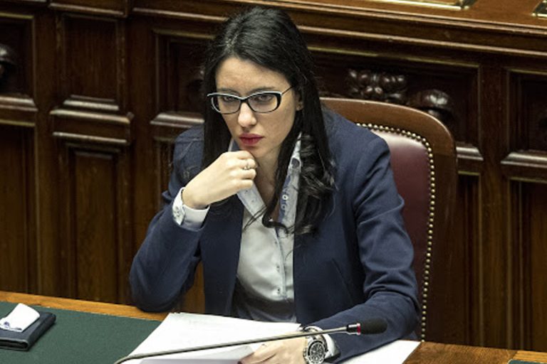 azzolina distanziamento scuole materne