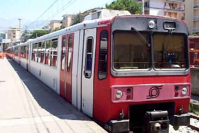 circumvesuviana capotreno aggredito