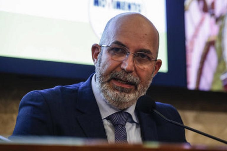 Regionali, Vito Crimi: "In Puglia il M5S correrà da solo"