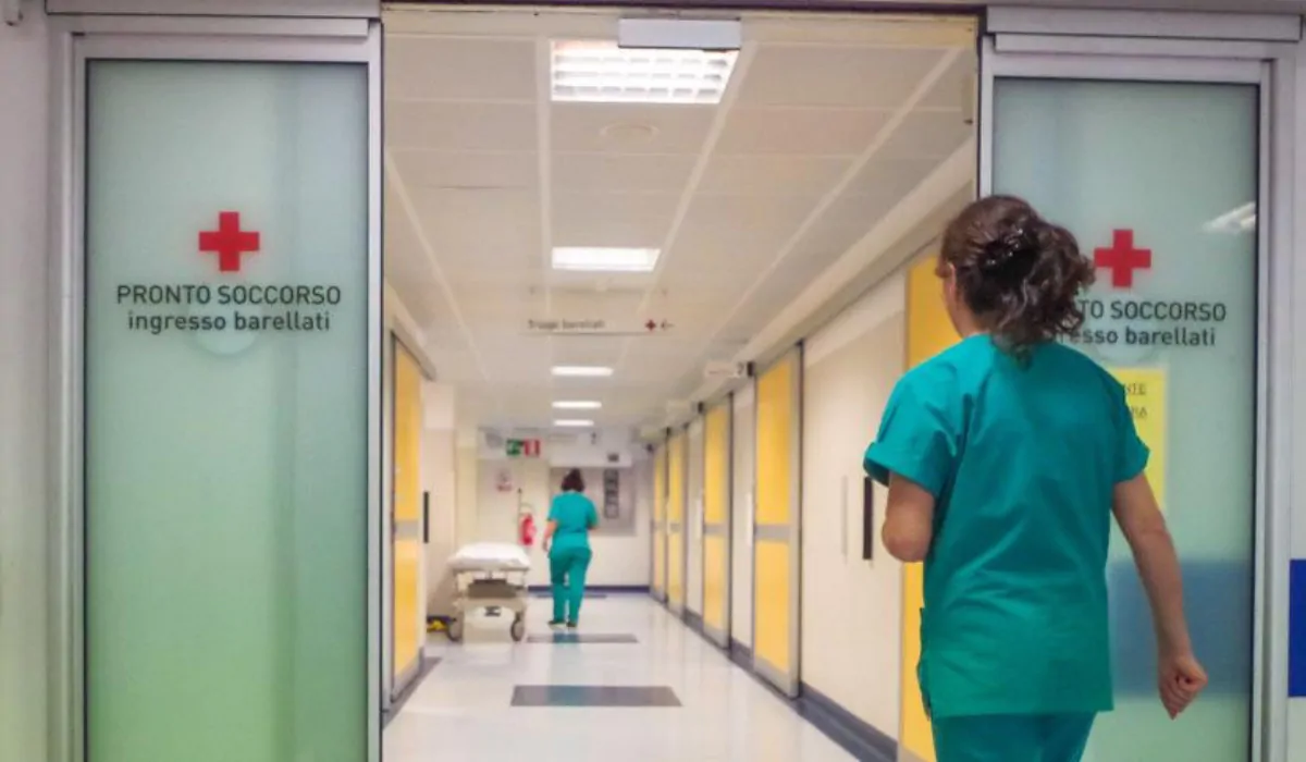 Campania, dottoressa aggredita fuori dall’ospedale: ha un infarto