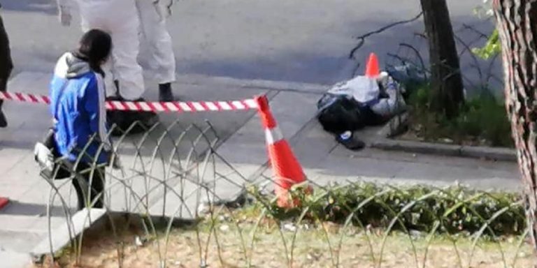 Cadavere scoperto per le strade