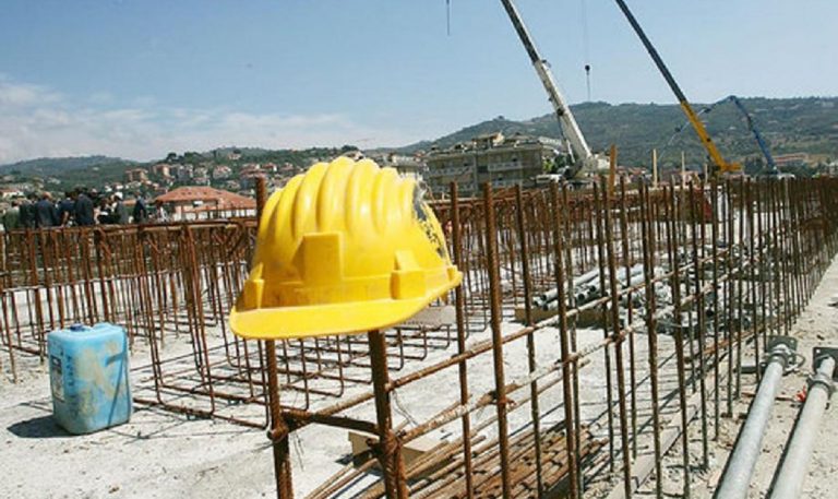 fulminato scossa napoli