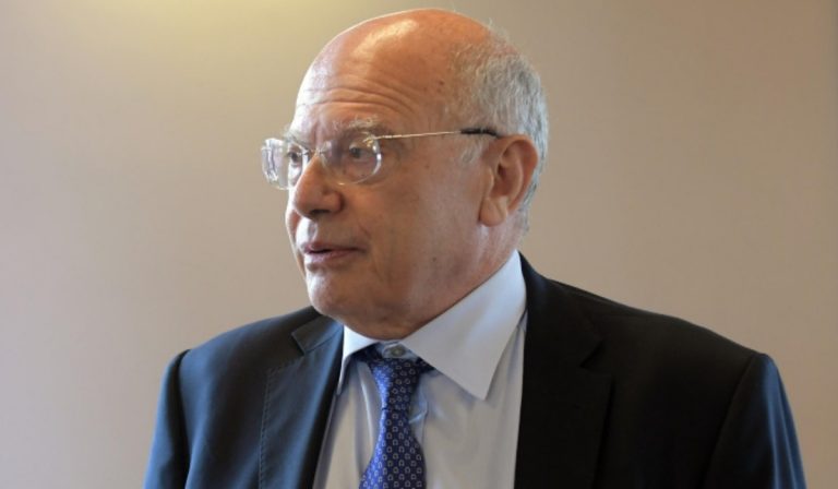 Covid, Galli contro i virologi che negano: "Una minoranza pericolosa"