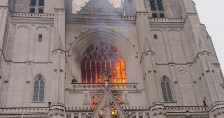 incendio cattedrale nantes