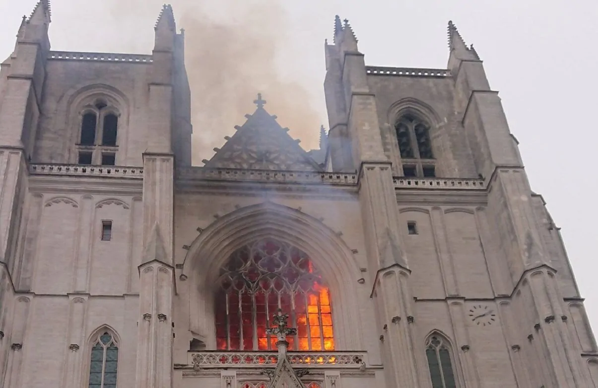 incendio cattedrale nantes