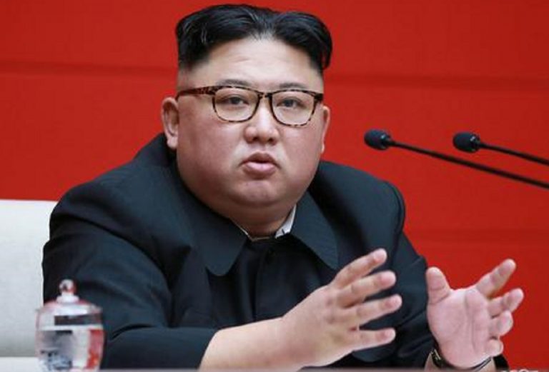 Kim Jong-un: "Grazie all'atomica riusciremo a difenderci"