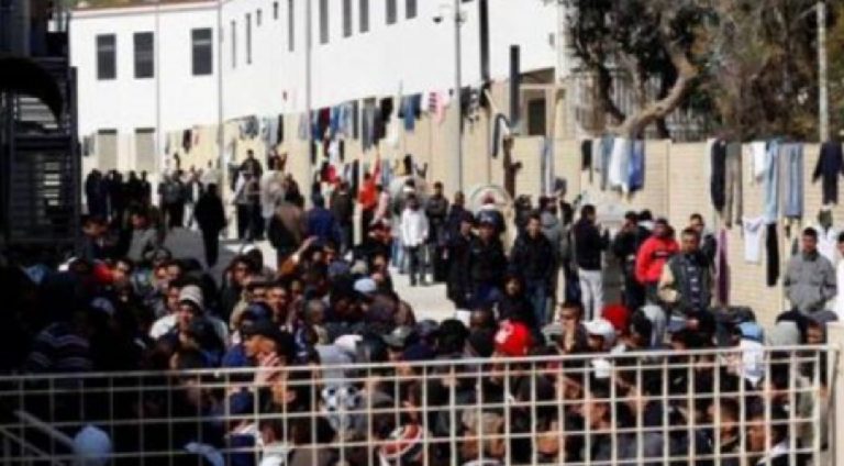 Migranti fuggiti porto empedocle