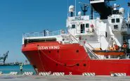 La nave Ocean Viking attraccata a Porto Empedocle