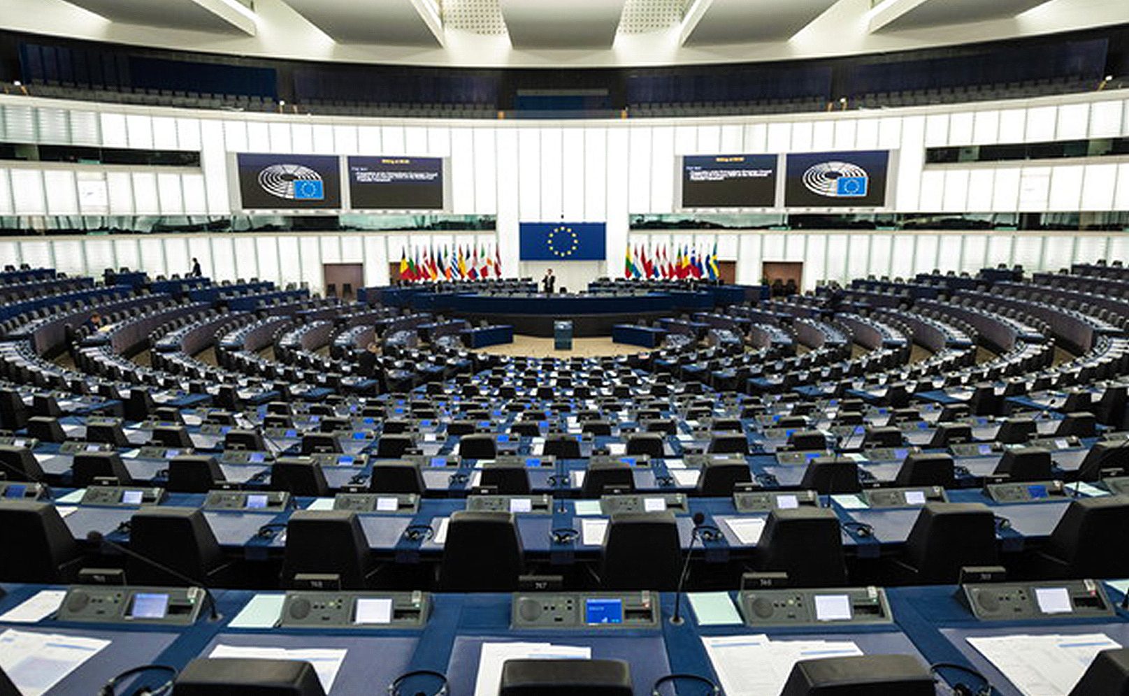 https://www.notizie.it/wp-content/uploads/2020/07/recovery-fund-parlamento-europeo-e1595460067192.jpg