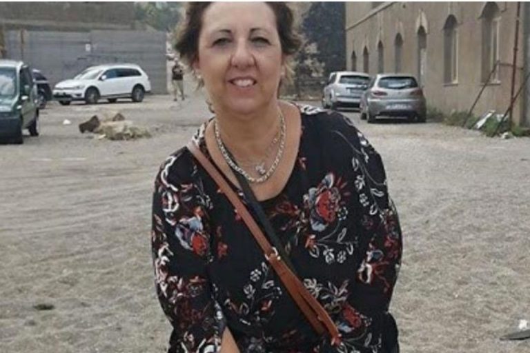 spiaggia argentiera muore 57enne