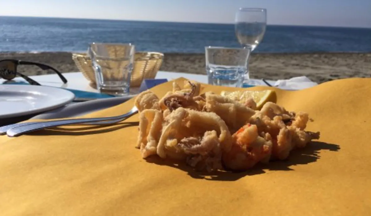 Versilia: turisti mangiano sulla spiaggia, poi scappano dal ristorante
