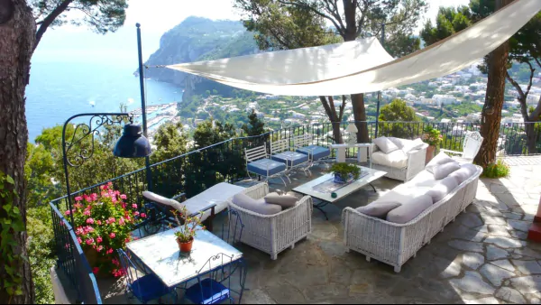 Una delle meravigliose ville in affitto a Capri