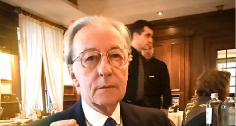 Vittorio Feltri monopattino
