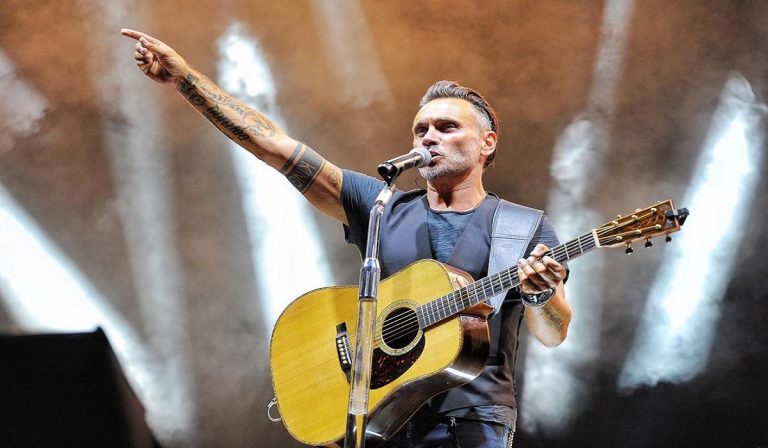 Twiga: Nek in concerto? La difesa del cantante