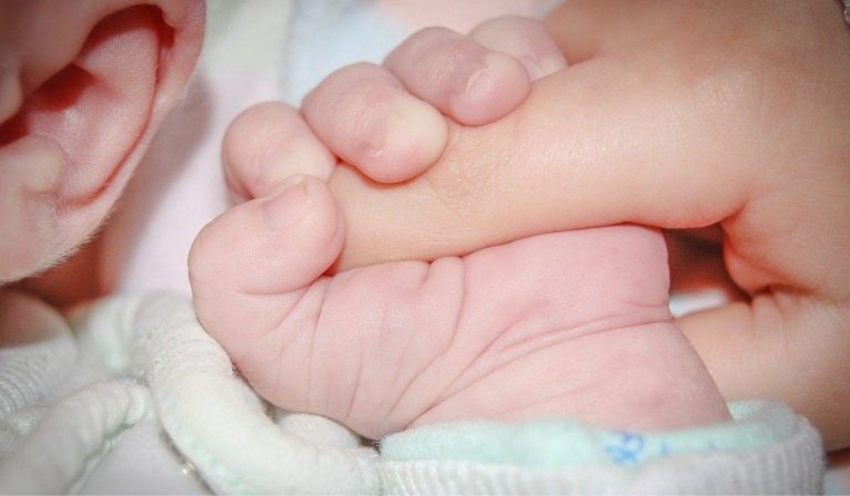 bambina positiva al coronavirus