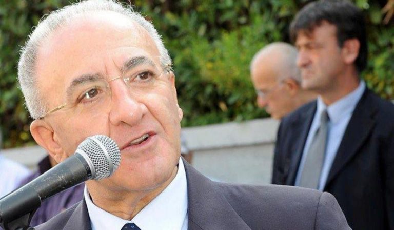 De Luca scuole apertura