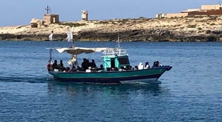 migranti lampedusa sbarchi