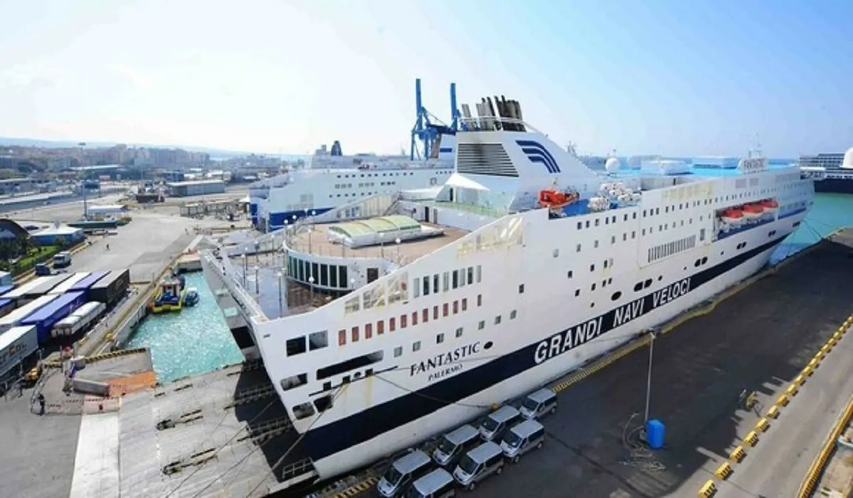 migranti nave quarantena lampedusa