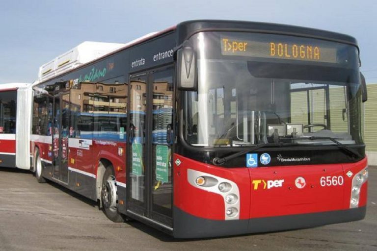 senza mascherina bus bologna