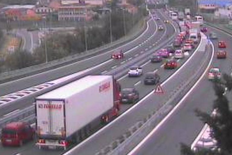 traffico coda autostrada liguria