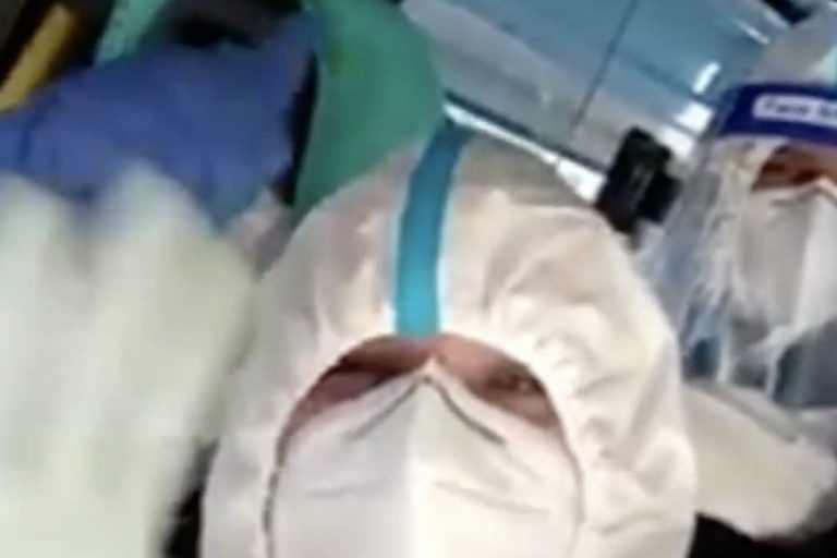 video prende in giro i negazionisti