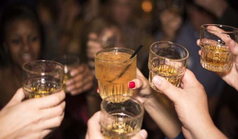 34 giovani multati a Treviso durante aperitivo senza mascherina
